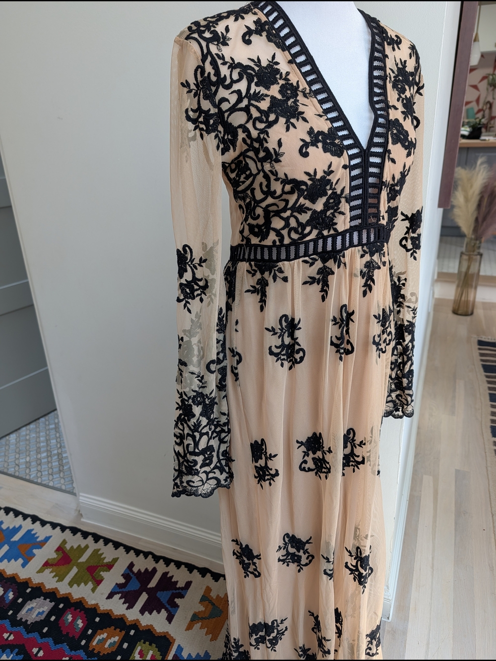 NWT Forever 21 Nude Maxi Dress with Black Lace Overlay - Picture 3 of 10